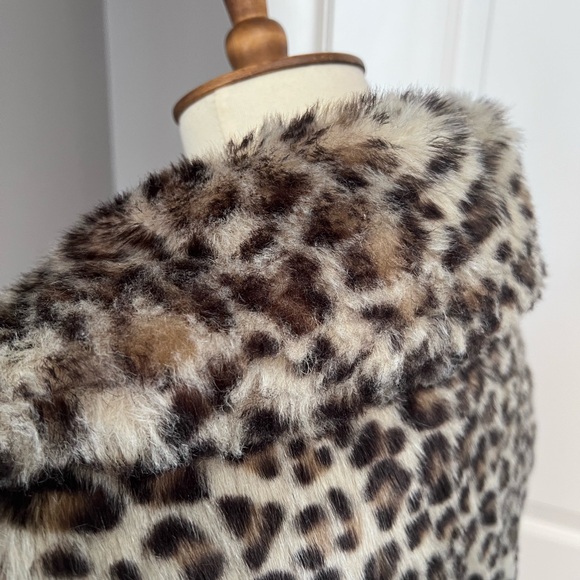 Banana Republic Factory leopard print faux fur Jacket - Picture 4 of 9